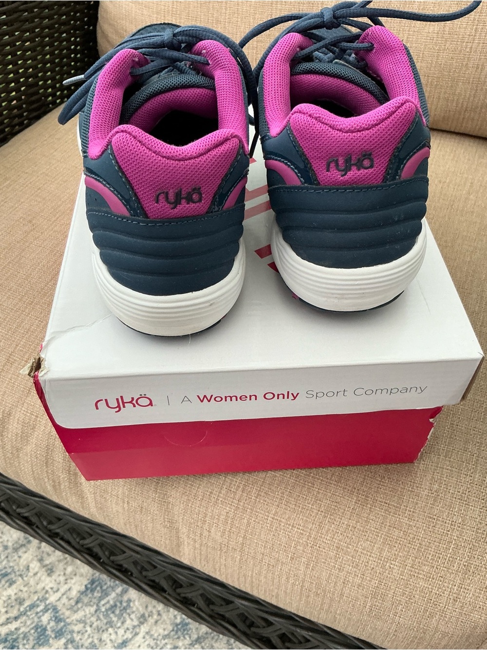 Ryla Dash 3 Walking Shoe